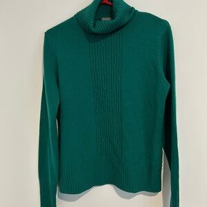 Ann Taylor large junior green sweater beautiful green stretch on waist n wrists